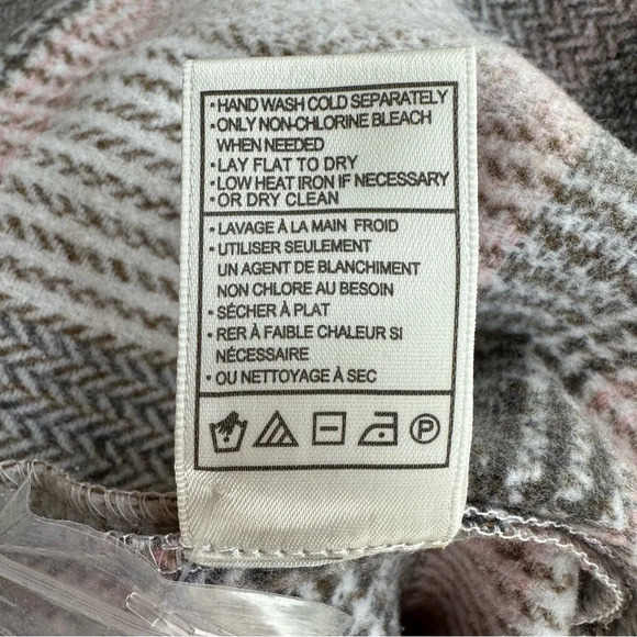 Steve Madden NWOT High Noon Cozy Gray Pink Plaid Flannel Sherpa Shacket Medium - Picture 10 of 10